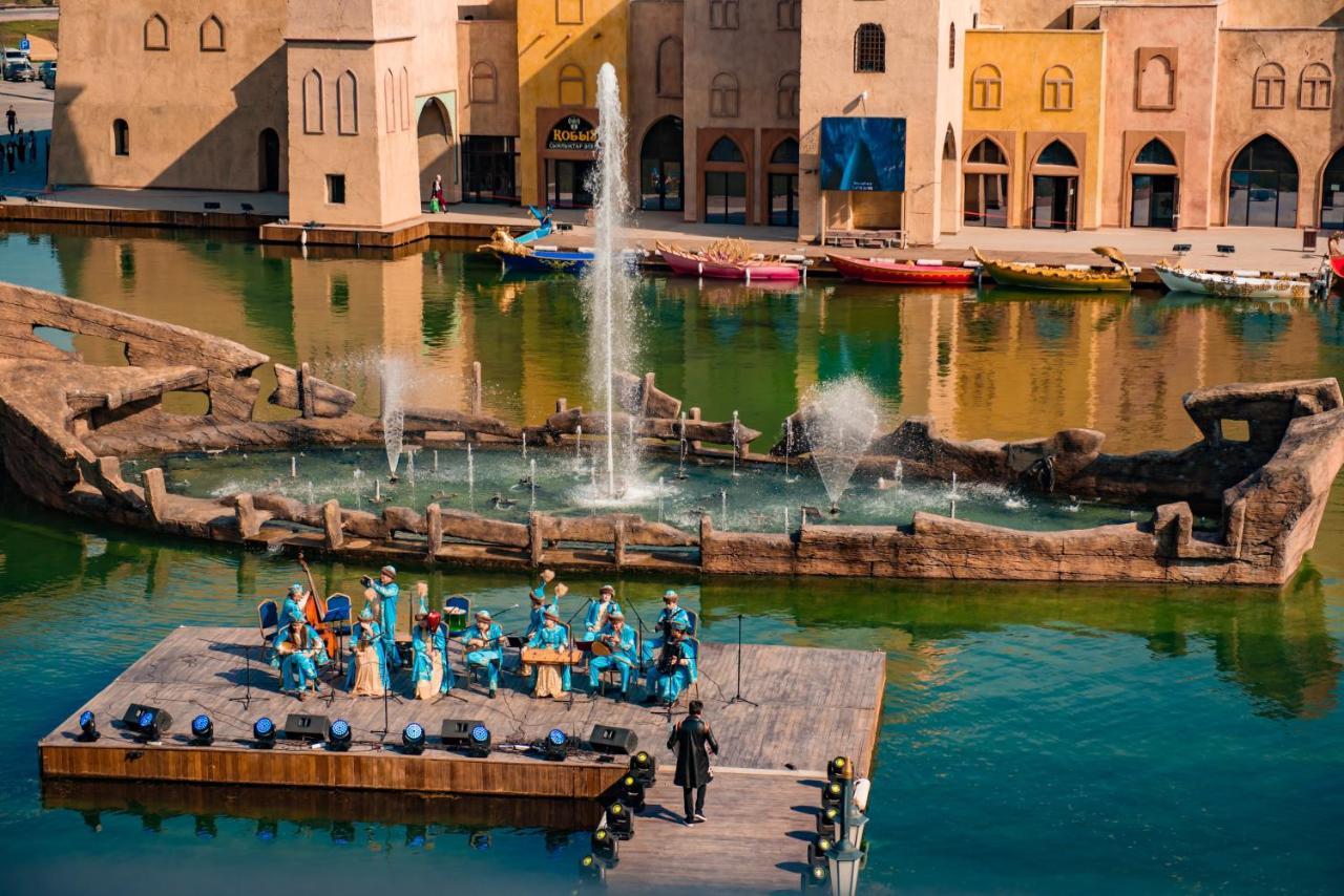 Karavansaray Turkistan Harbour Hotel -Flying Theatre Access Bagian luar foto The Village