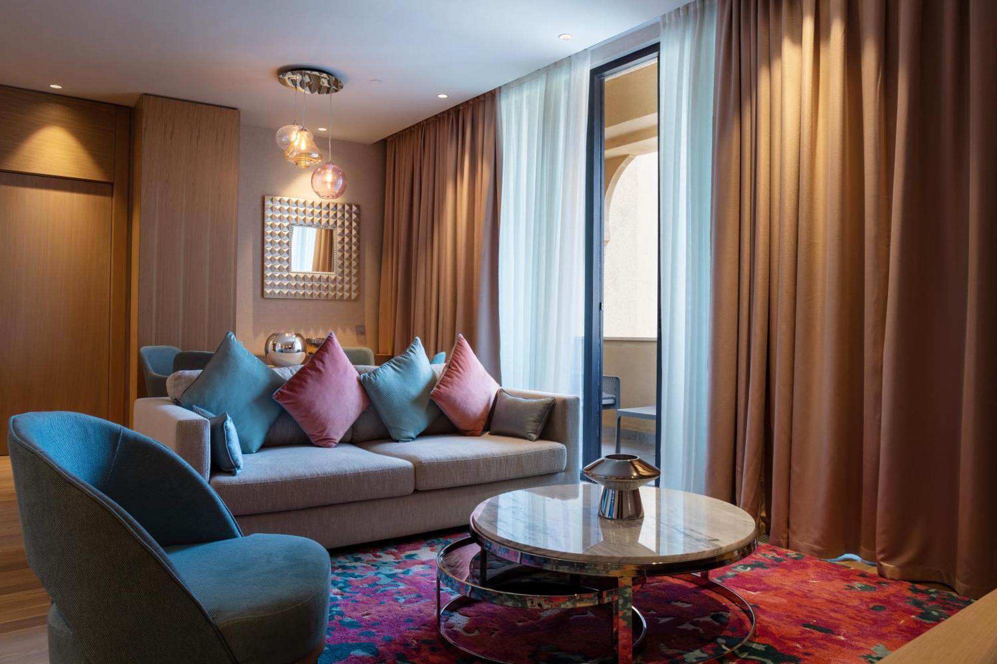 Karavansaray Turkistan Harbour Hotel -Flying Theatre Access Bagian luar foto A suite at the hotel