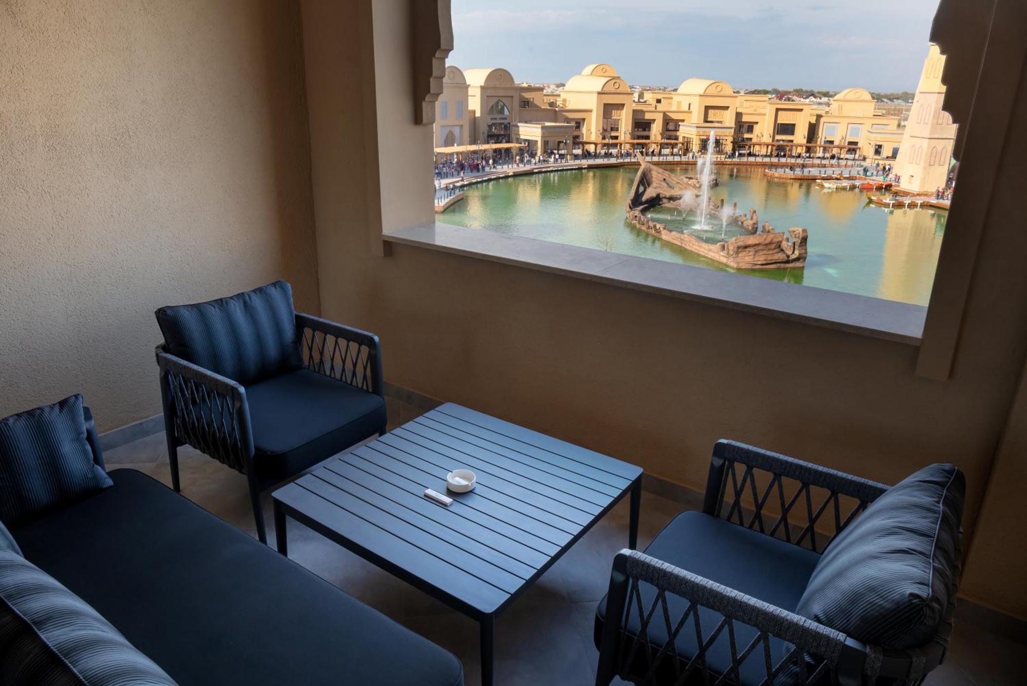 Karavansaray Turkistan Harbour Hotel -Flying Theatre Access Bagian luar foto The View