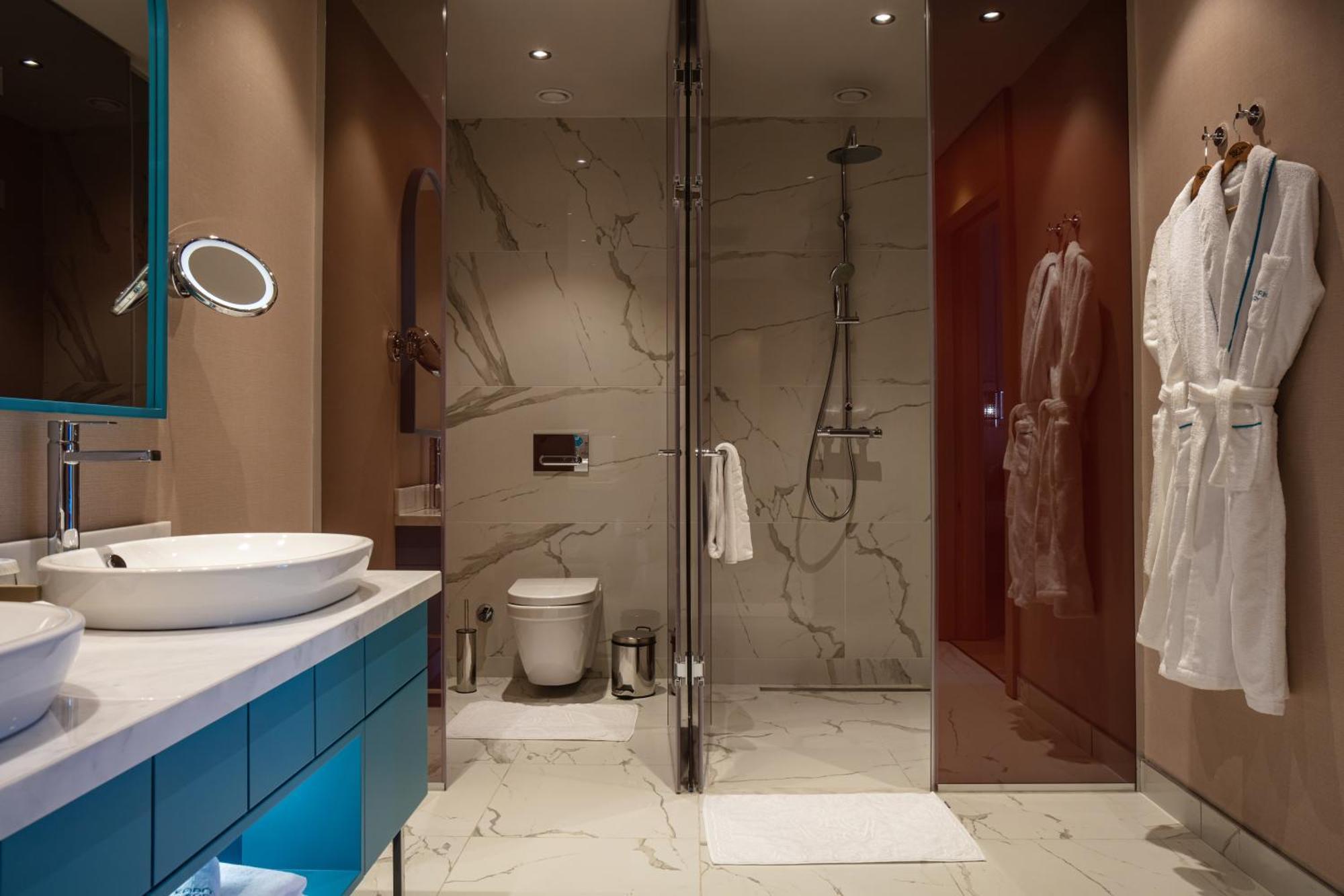 Karavansaray Turkistan Harbour Hotel -Flying Theatre Access Ruang foto A bathroom